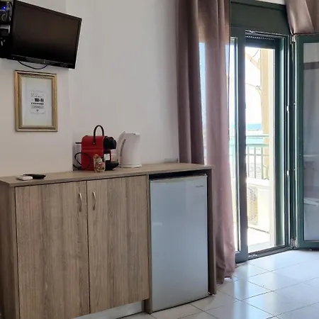 By Captains Studio Apartment *